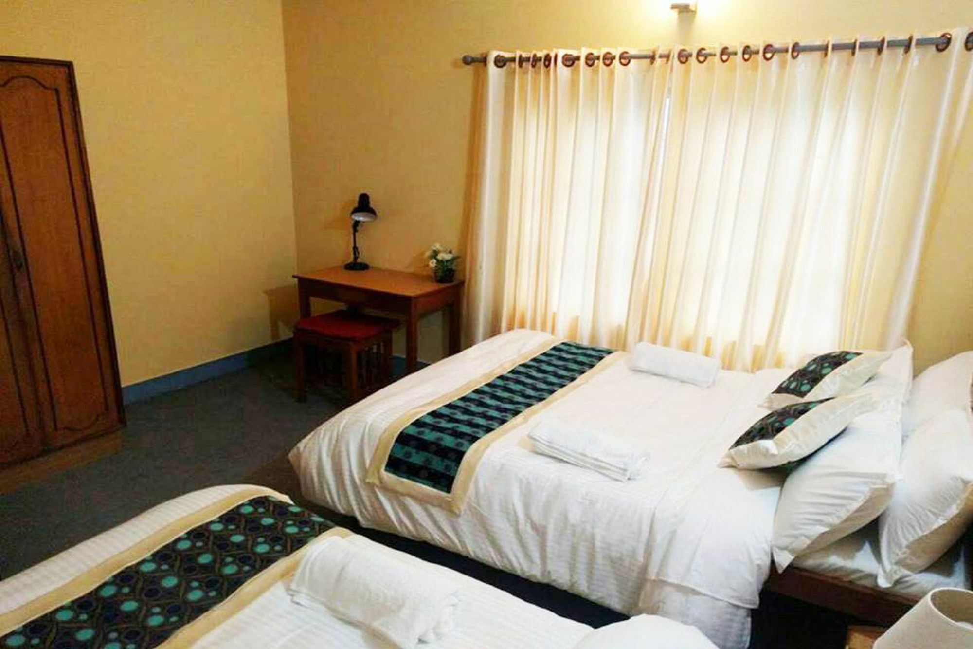 Hotel Nana Pokhara Zewnętrze zdjęcie